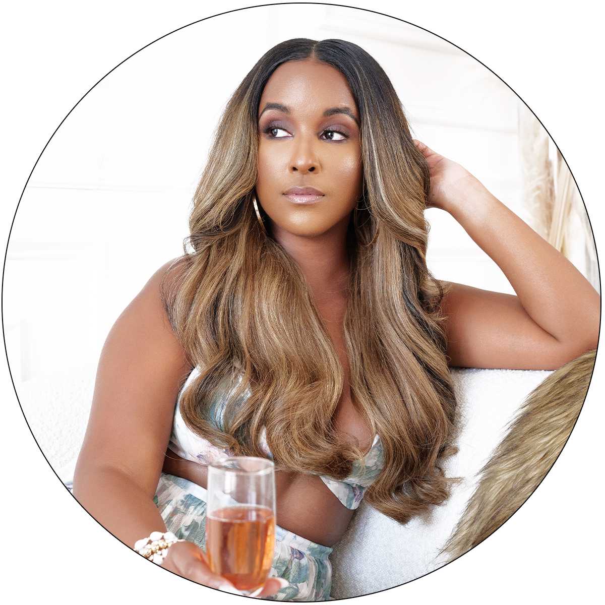 Blonde Brown 4/27 relaxed natural kinky true-to-texture hair extensions, featuring a pure textured finish with dimensional brown-to-blonde ombré on Black hair — an InStyle Beauty Editors’ Pick.